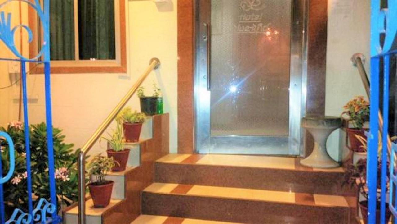 Hotel Blue Bird Colaba Mandve Exterior foto