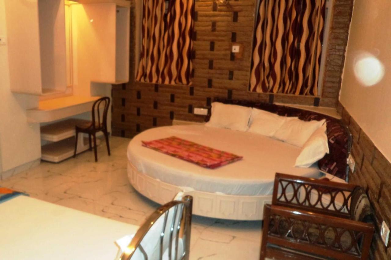Hotel Blue Bird Colaba Mandve Exterior foto
