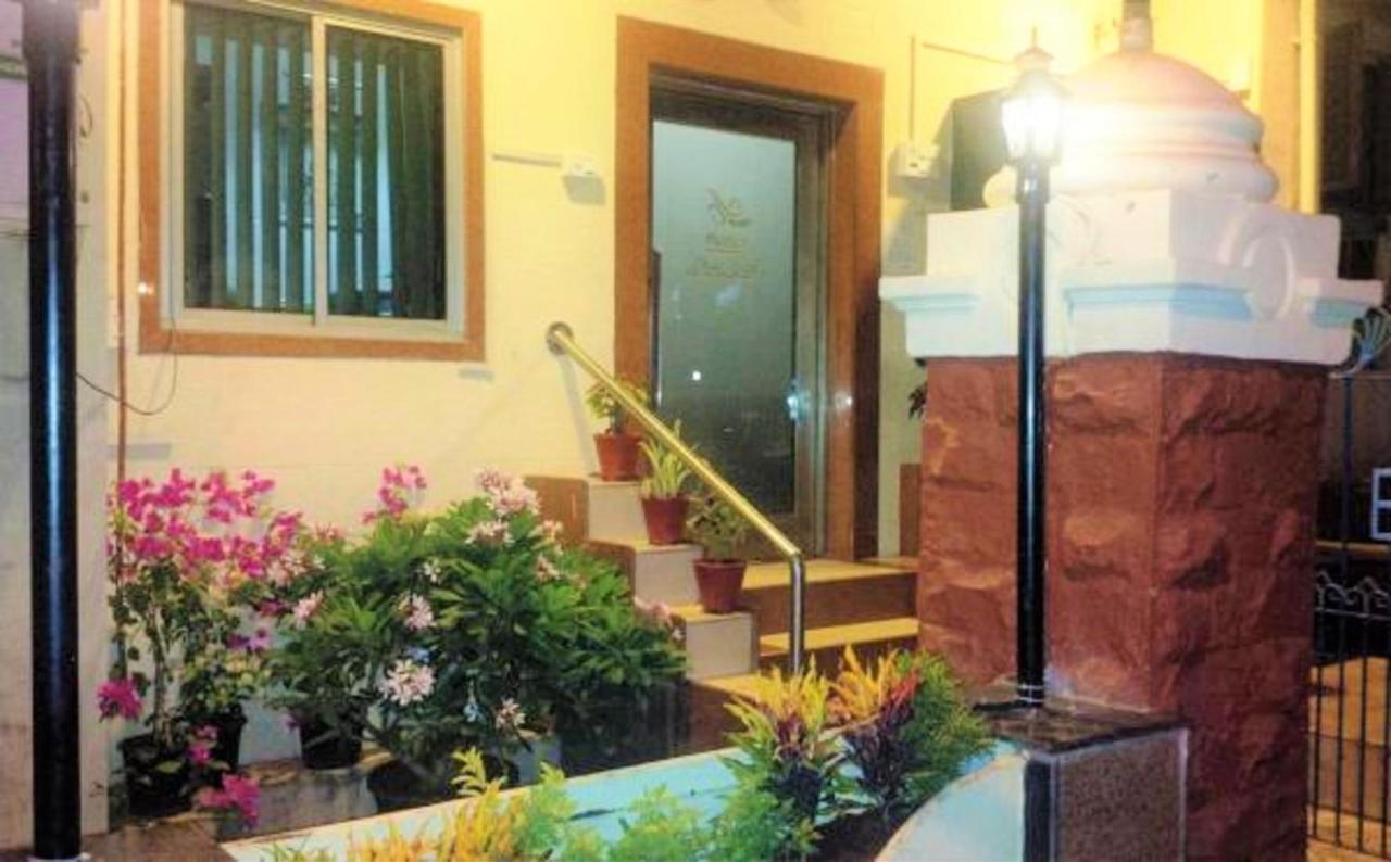 Hotel Blue Bird Colaba Mandve Exterior foto